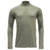 DEVOLD Breeze Merino 150 Zip Neck Man Lichen Melange -Skiausrüstung Angebote GO201812024520A20404A